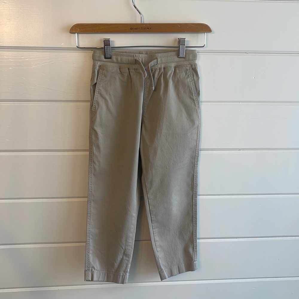 Boys Crewcuts khaki Chino Dock Pant with pockets. Size 5